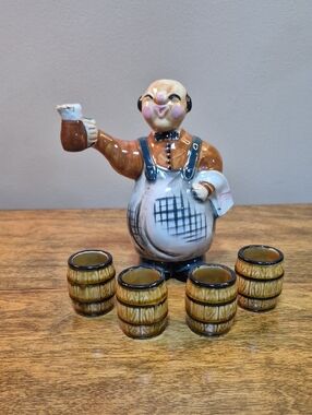 SHAFFORD Ceramic Novelty Bartender Decanter & Set of 4 Barrel Shot Glass Set